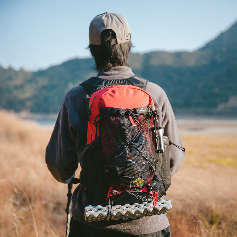 Naturehike Longwa 18l - ultralehký turistický batoh 620g - bílá